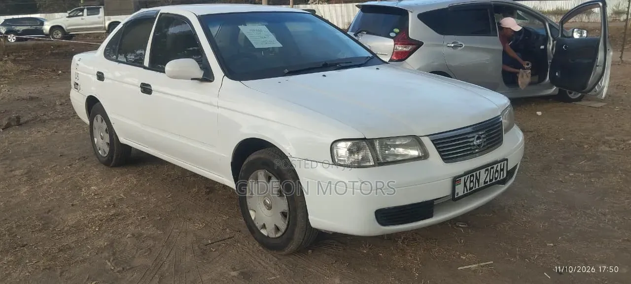 Nissan Sunny 2005 White
