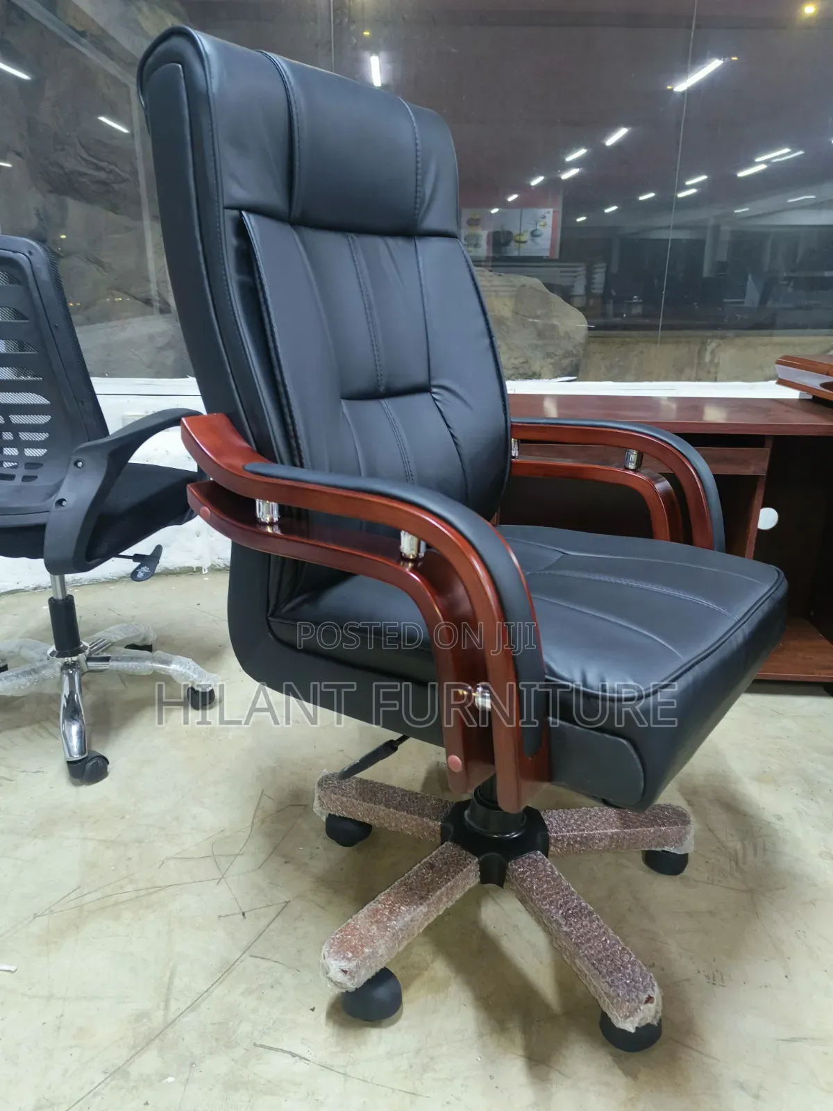 Executive High-Back Leather Office Chair With Mahogany Armrests