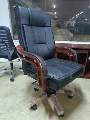 Executive High-Back Leather Office Chair With Mahogany Armrests