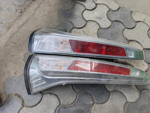 Nissan Serena 2010/2012 Model Tailight Each - thumbnail 2