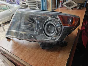 Toyota Landcruiser V8 2012 Model Headlight Xenon