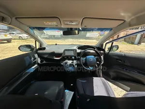 Toyota Sienta 2019 White