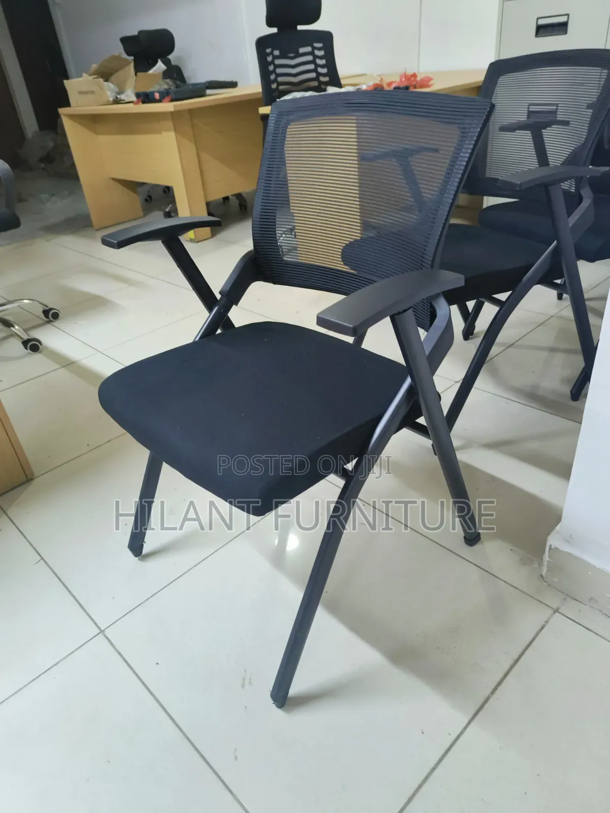 Black Fabric Heavy-Duty Foldable Chair