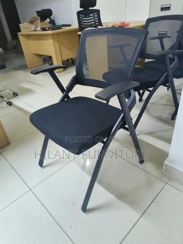 Black Fabric Heavy-Duty Foldable Chair - thumbnail 3