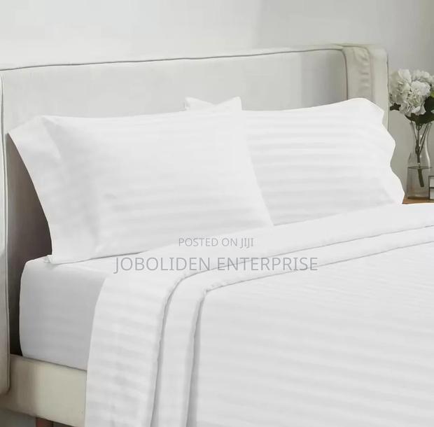 2 White Cotton Bedsheets 6*6 + 2 Pillowcases - thumbnail 2