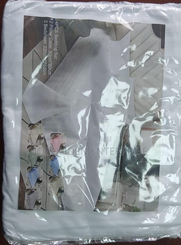 2 White Cotton Bedsheets 6*6 + 2 Pillowcases - thumbnail 4
