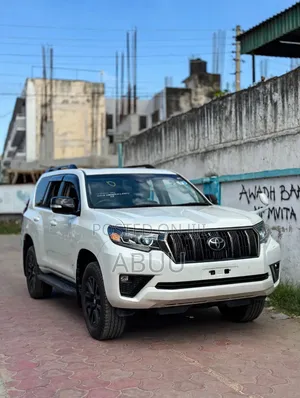 Toyota Land Cruiser Prado 2.8 2019 White