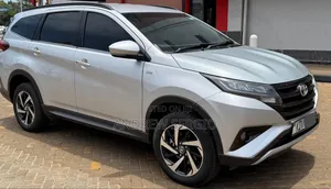 Toyota Rush 2018 Silver