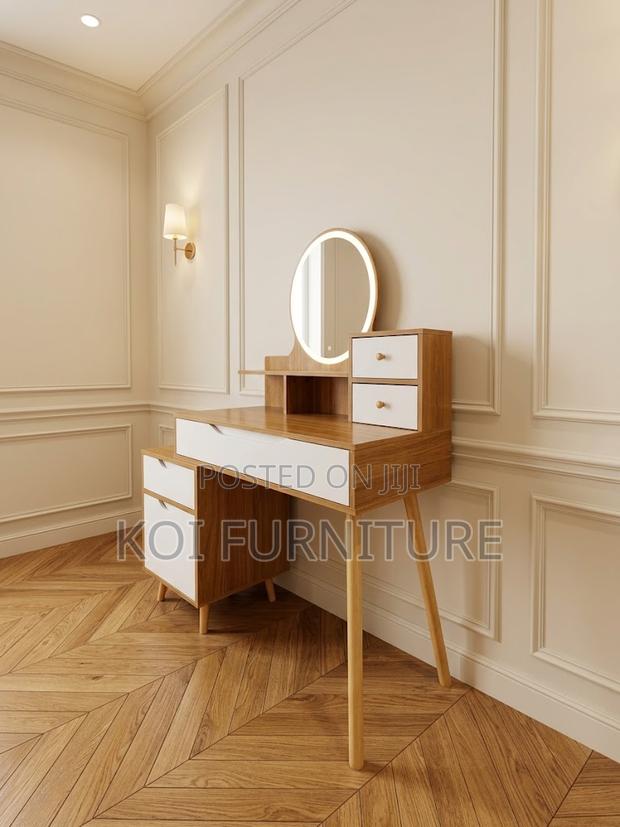 Dressers; Classic Elegant Dressing Vanity Table - thumbnail 4