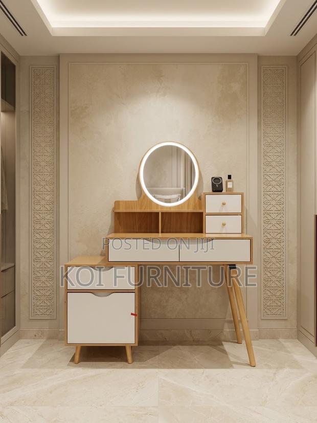 Dressers; Classic Elegant Dressing Vanity Table - thumbnail 5