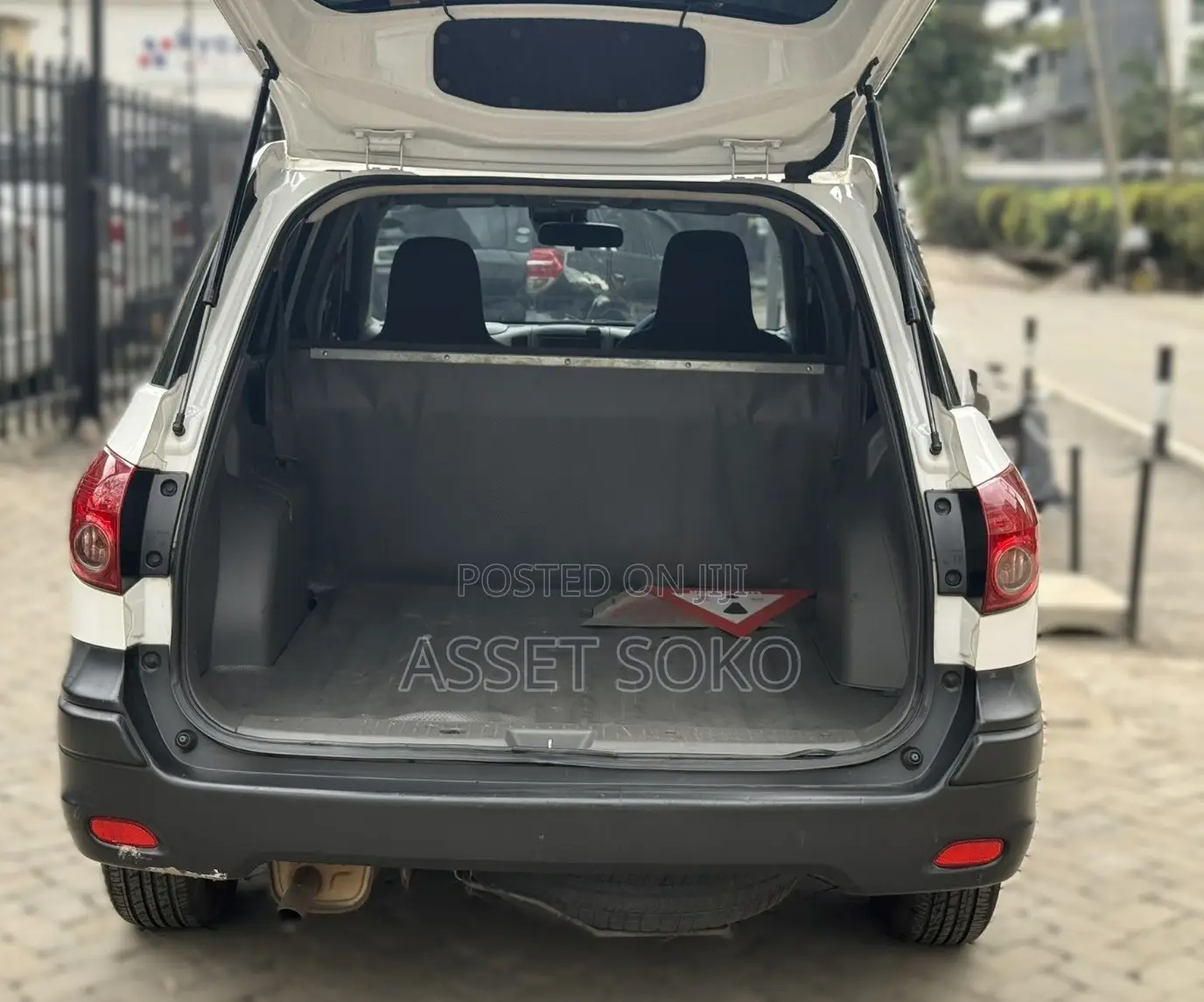 Nissan Advan 2017 White