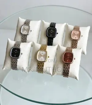 The "Petite Heritage" Daniel Wellington Square Collection
