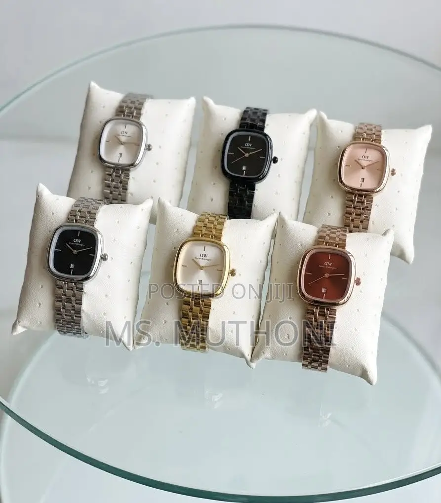 The "Petite Heritage" Daniel Wellington Square Collection