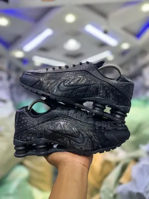 Nike Shox R4 ' Black Floral'