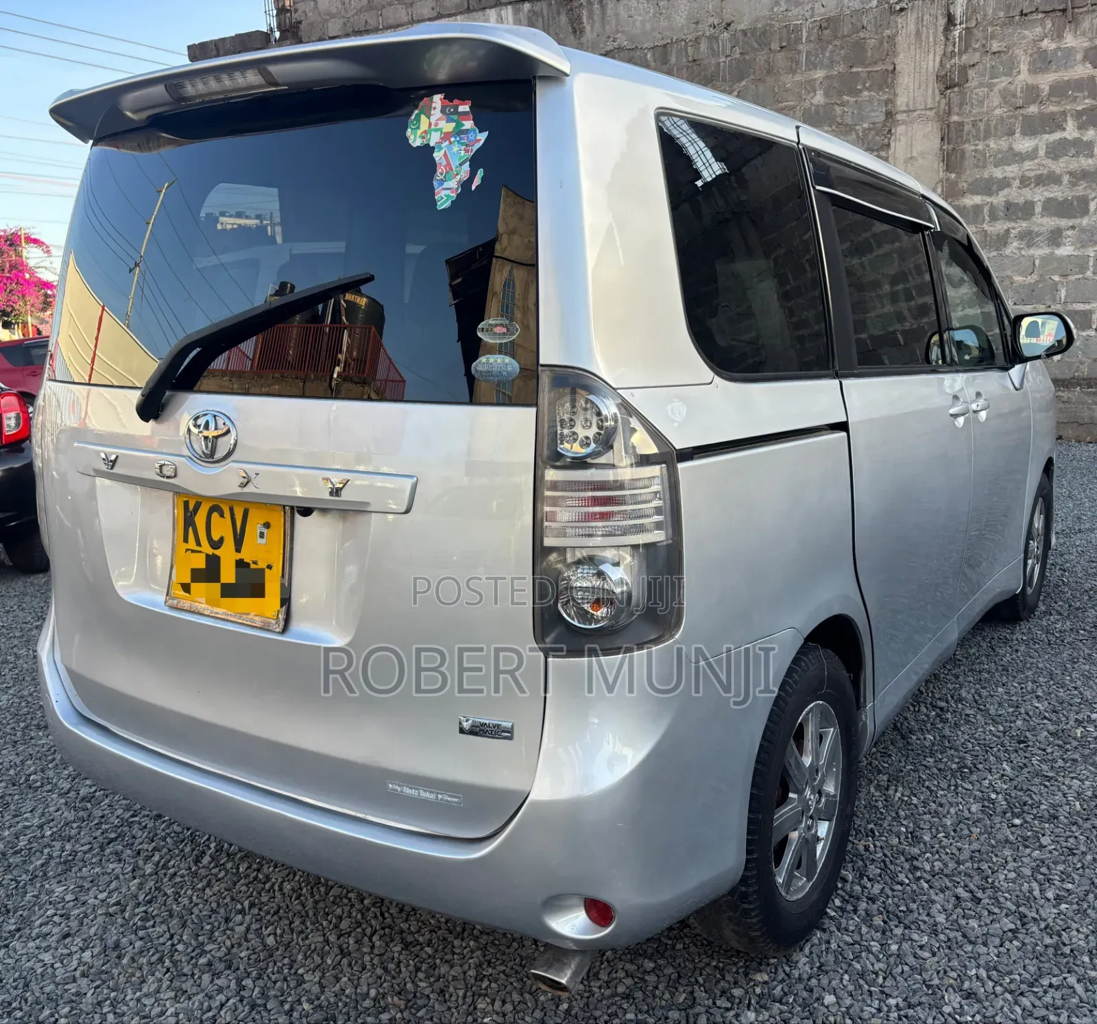Toyota Voxy 2012 Silver