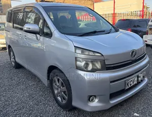 Toyota Voxy 2012 Silver