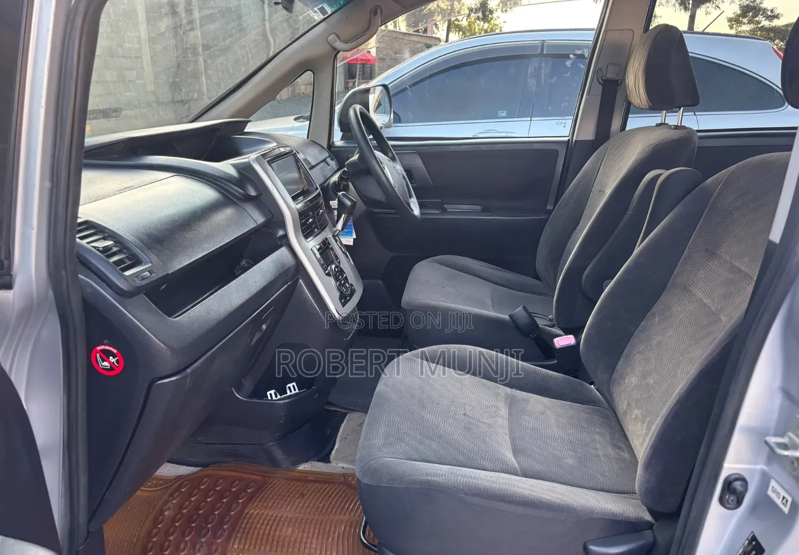 Toyota Voxy 2012 Silver