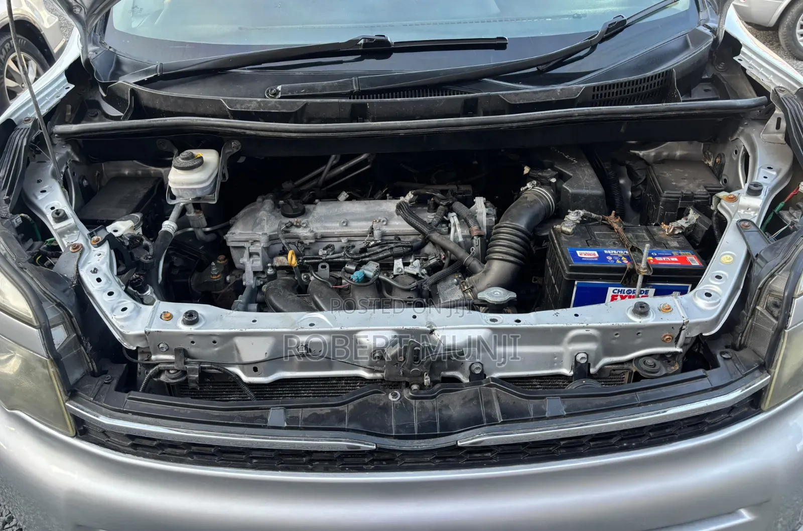 Toyota Voxy 2012 Silver
