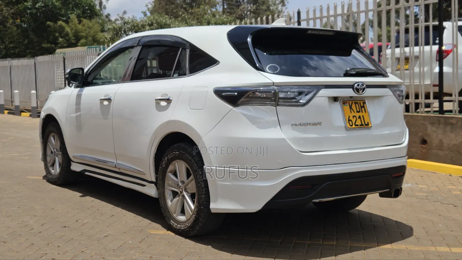 Toyota Harrier 2.0 2015 Pearl