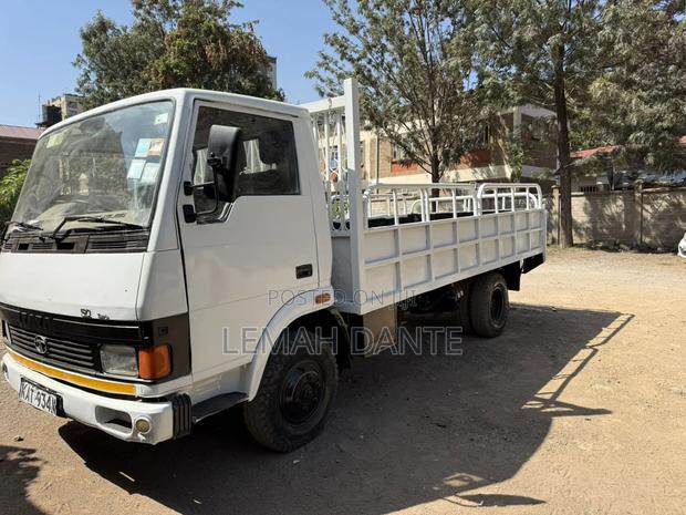 Tata Canter 2005 White - thumbnail 3