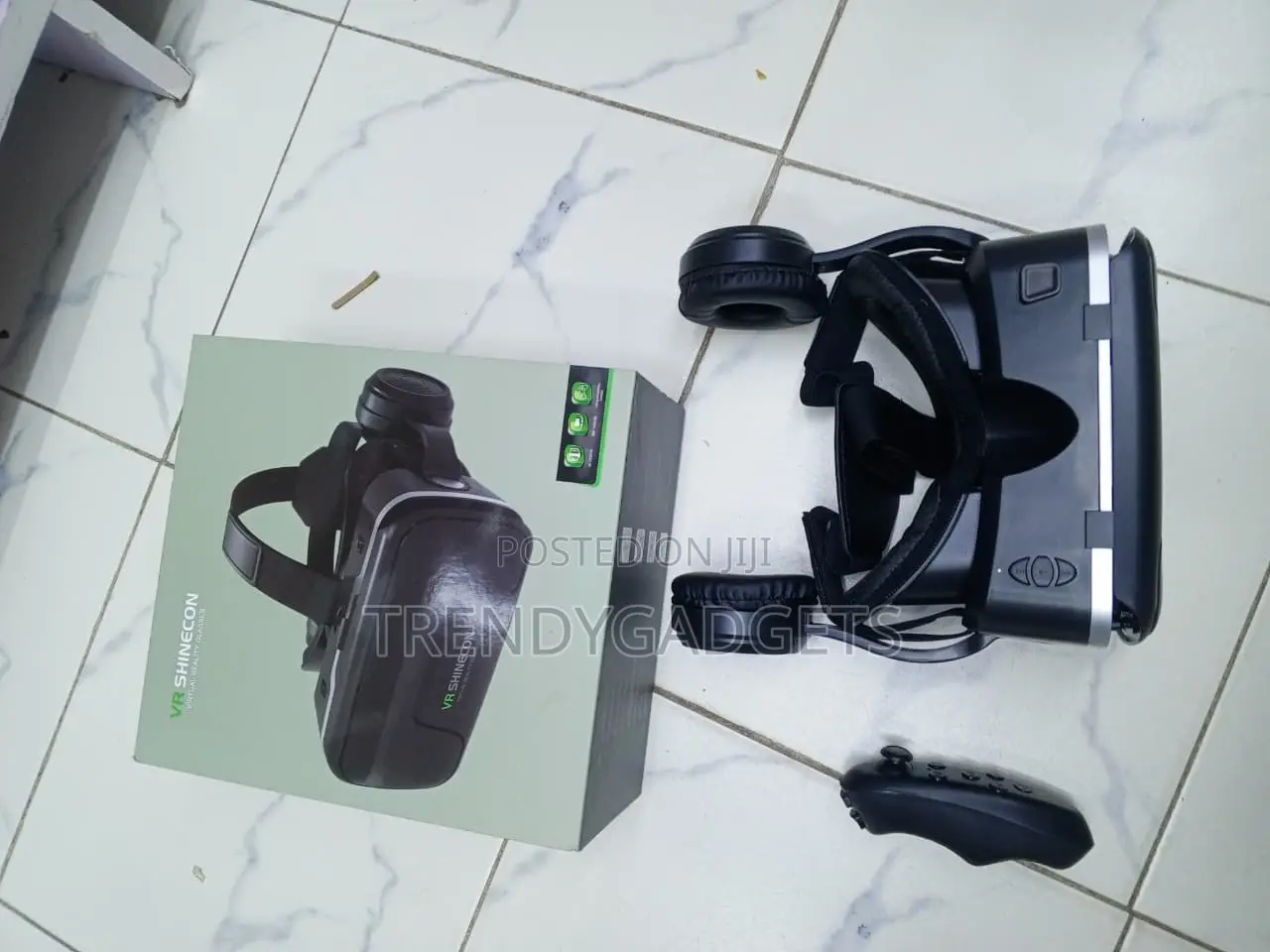 SHINECON Mobile VR Headset With 3D Glasses and Controller