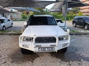 Toyota Land Cruiser HDJ 100 2000 Pearl