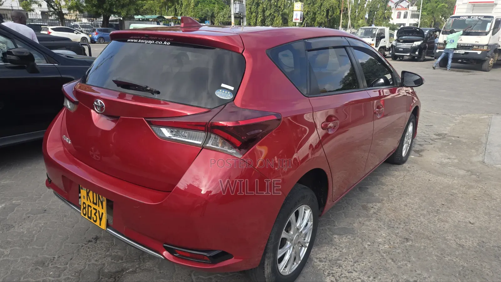 Toyota Auris 2016 Red