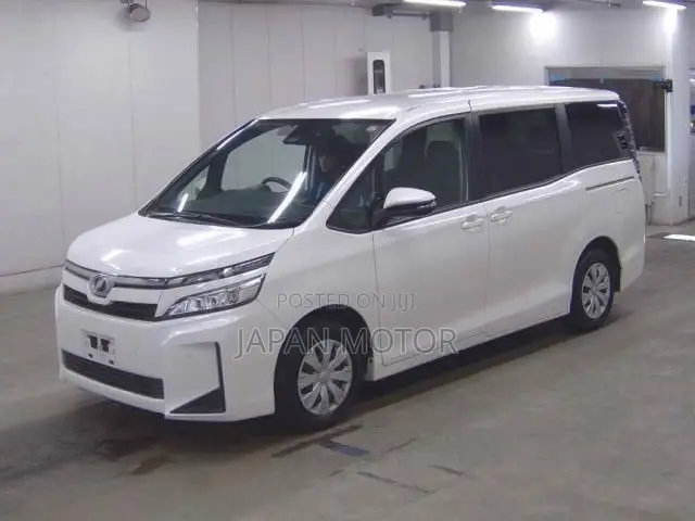 Toyota Voxy 2020 Pearl