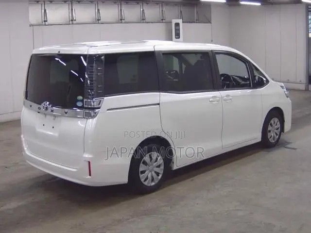 Toyota Voxy 2020 Pearl