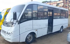 Isuzu NQR 2014 White