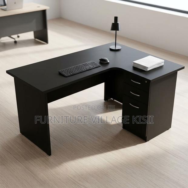 L-Shaped 1.4m Customised Office Desk - thumbnail 3