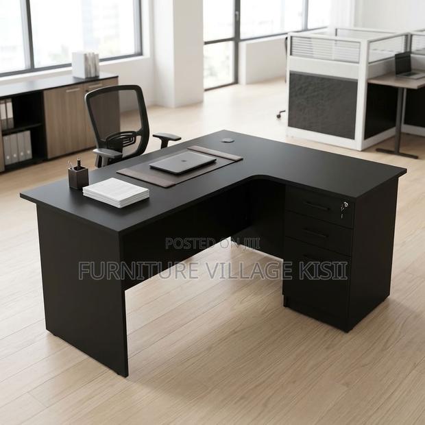 L-Shaped 1.4m Customised Office Desk - thumbnail 9