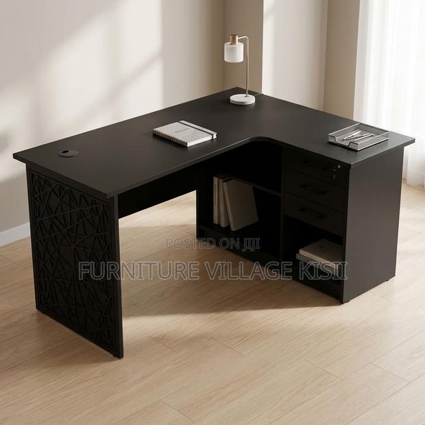 L-Shaped 1.4m Customised Office Desk - thumbnail 10