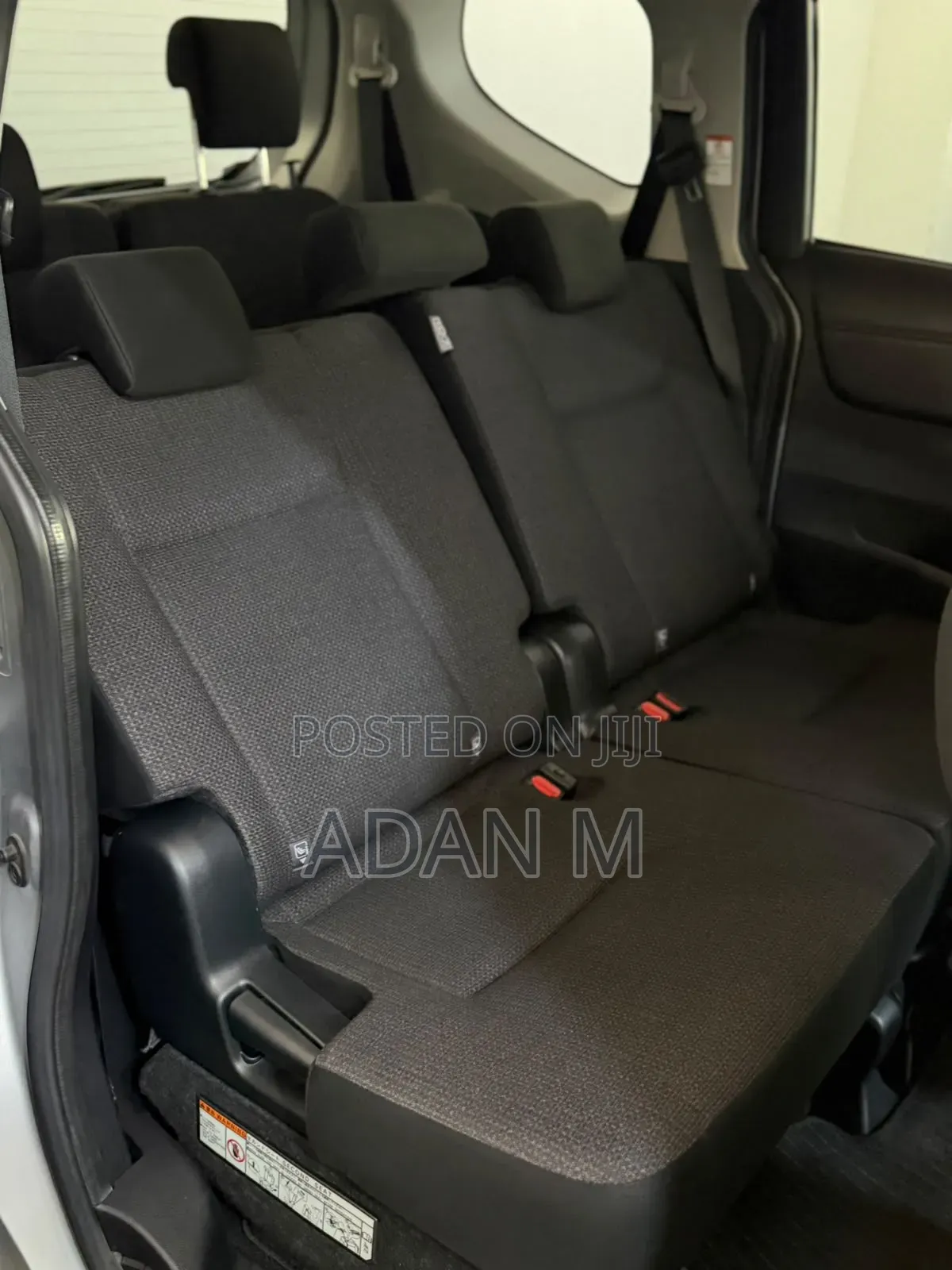 Toyota Sienta 2021 Silver