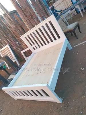 5x6 White Slatted Bed