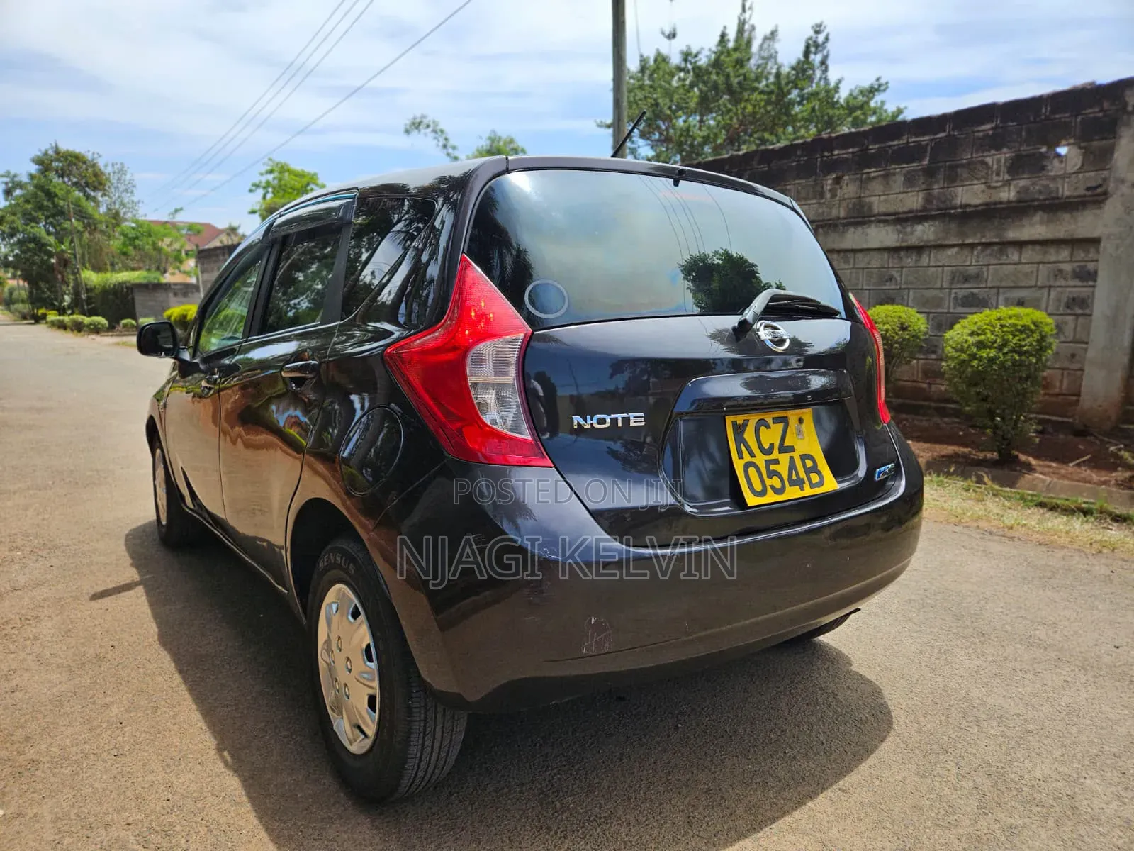 Nissan Note 2013 Burgundy