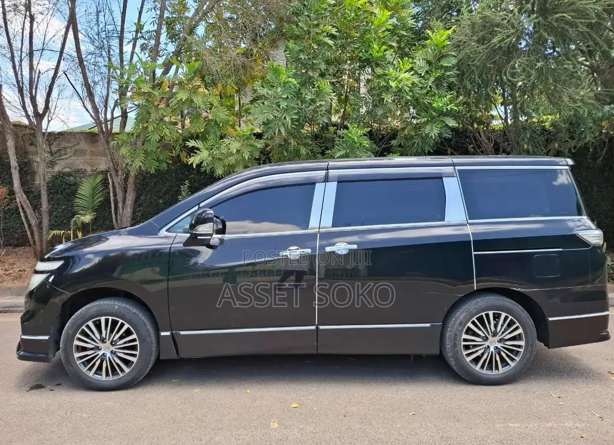 Nissan Elgrand 2017 Black