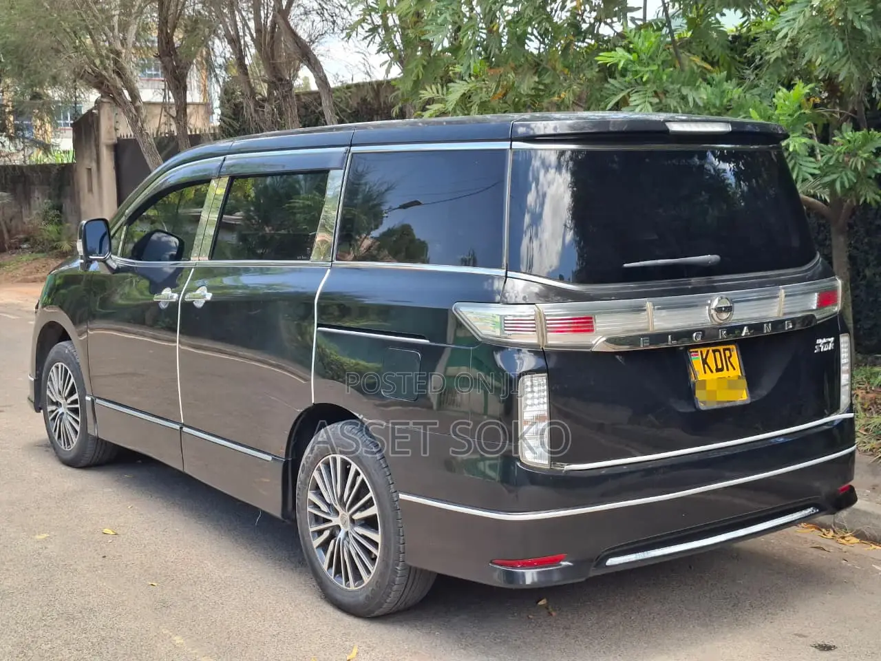Nissan Elgrand 2017 Black