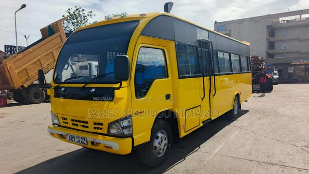 Isuzu NQR 2014 Yellow - thumbnail 2