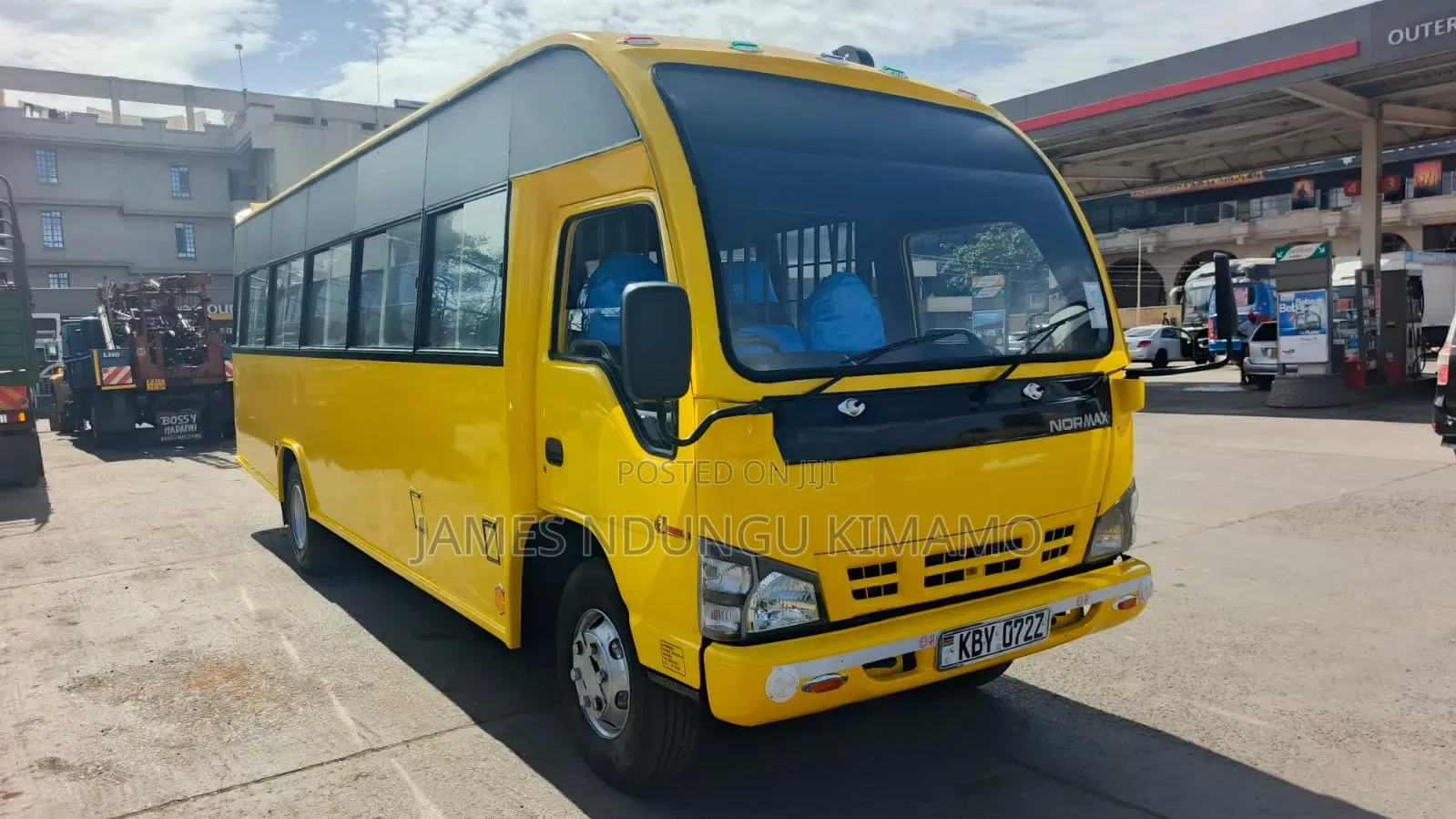 Isuzu NQR 2014 Yellow