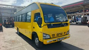 Isuzu NQR 2014 Yellow
