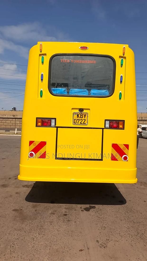Isuzu NQR 2014 Yellow - thumbnail 8
