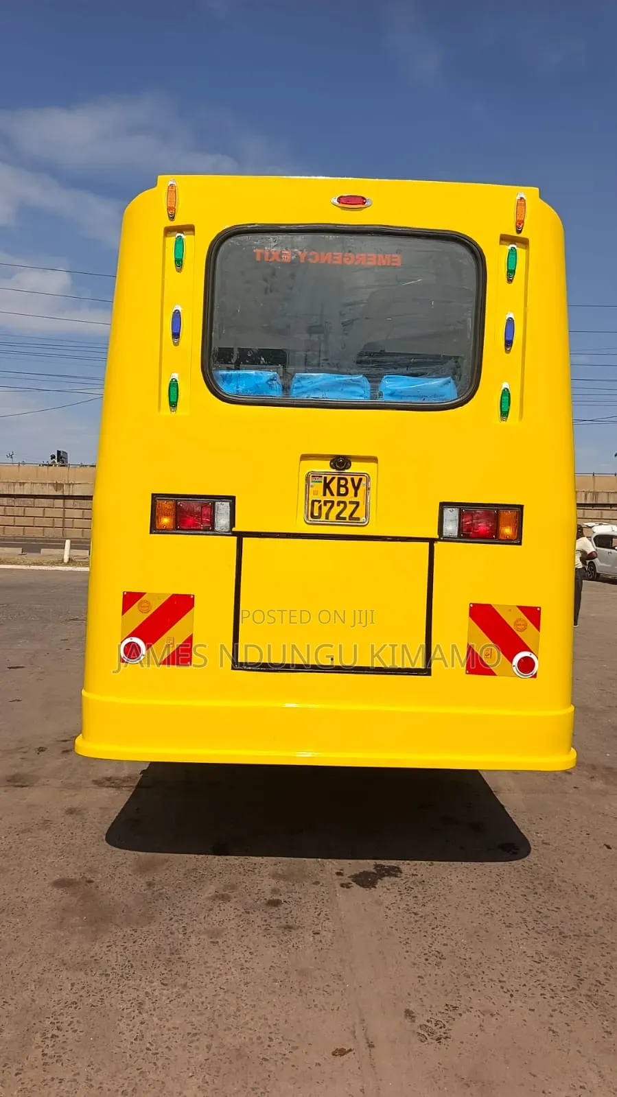 Isuzu NQR 2014 Yellow