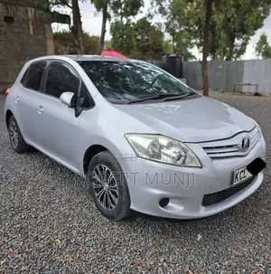Toyota Auris 2010 Silver