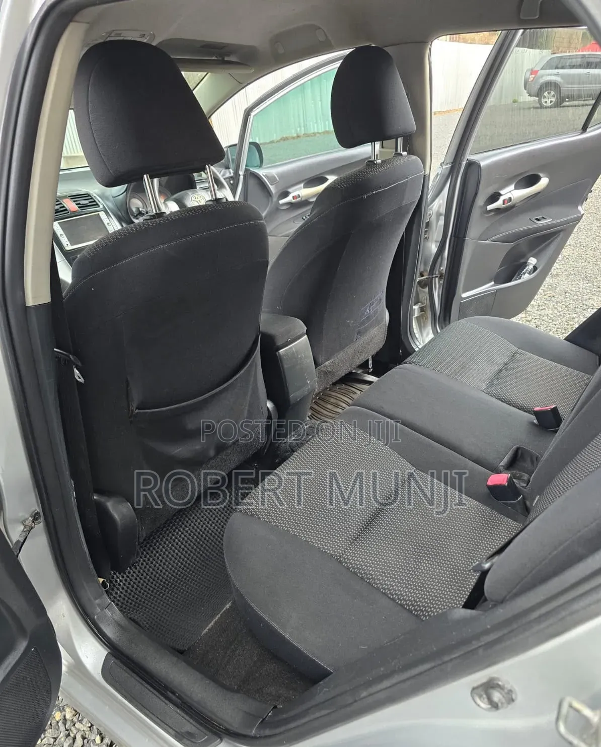 Toyota Auris 2010 Silver