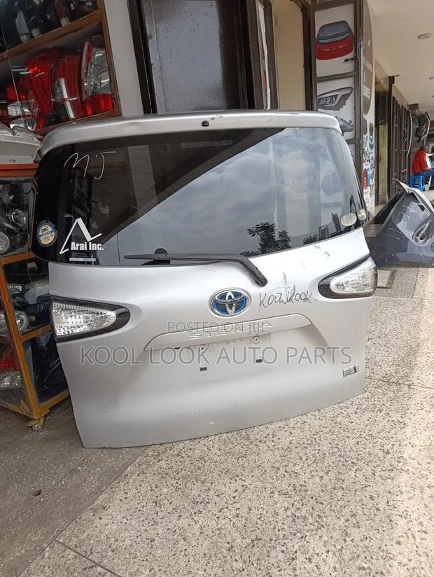 Toyota Sienta 2016 Tailgate/Boot Complete - main view