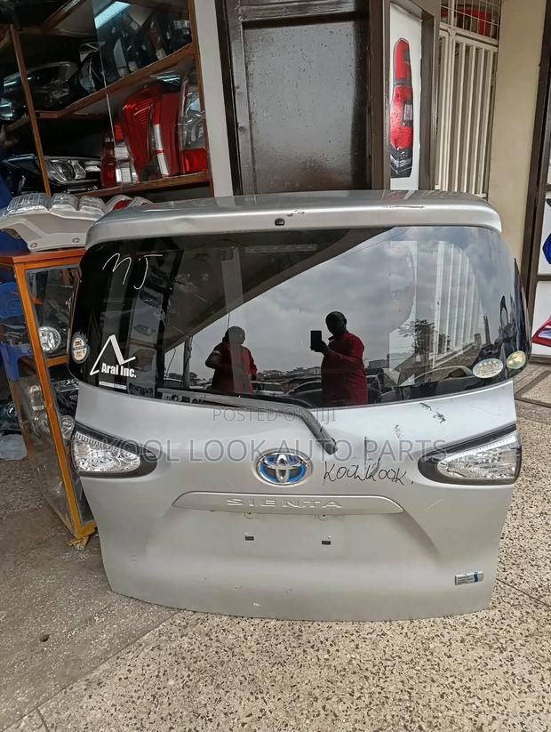 Toyota Sienta 2016 Tailgate/Boot Complete - thumbnail 2