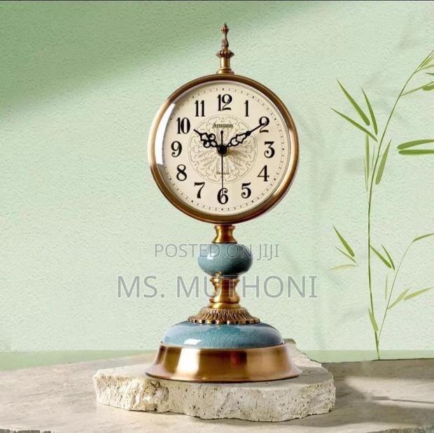 Vintage Metal and Ceramic Desk Clock / Mantel Clock - thumbnail 4