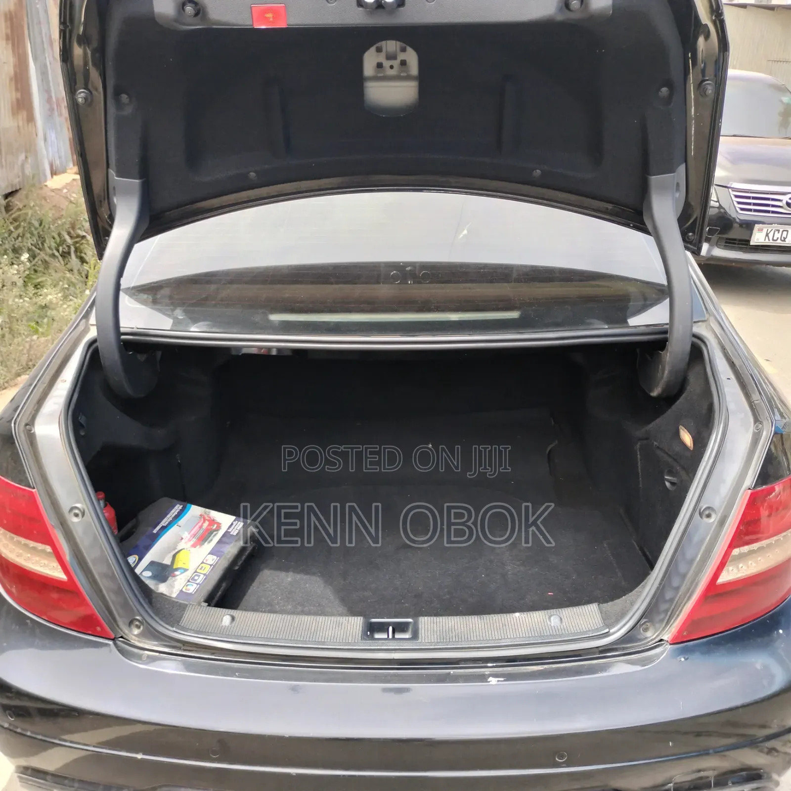 Mercedes-Benz C180 2012 Black