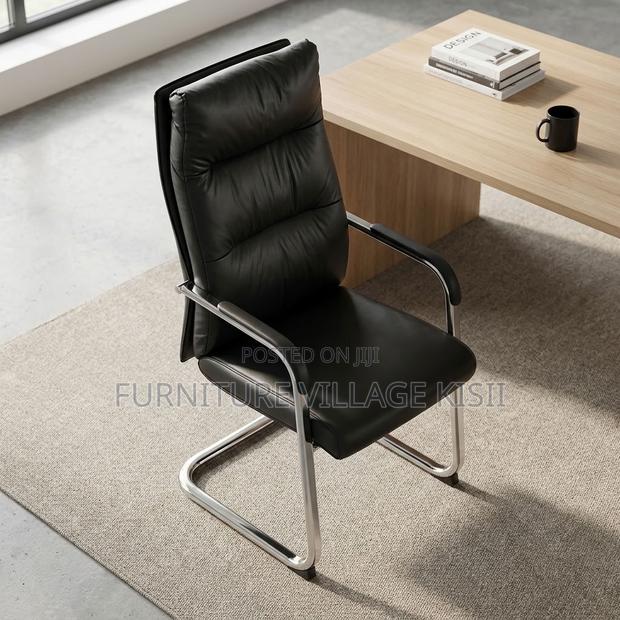 Executive Leather Visitor Waiting Seat - thumbnail 17